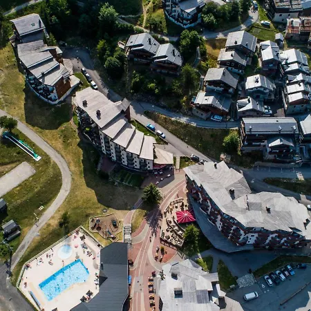 Appartement 2 Pièces Pour 4 Pers. Avec Balcon, Skis Aux Pieds, Centre La Tania, Près Des Remontées Mécaniques. - Fr-1-182a-31