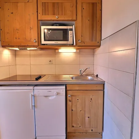 2 Pièces Pour 4 Pers. Avec Balcon, Skis Aux Pieds, Centre La Tania, Près Des Remontées Mécaniques. - Fr-1-182a-31 *