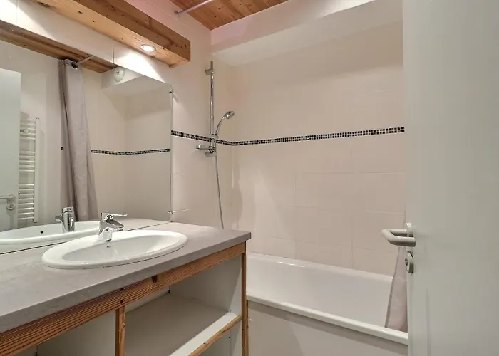 Confortable 2 Pieces, Skis Aux Pieds, Proche Commerces - Fr-1-182a-31