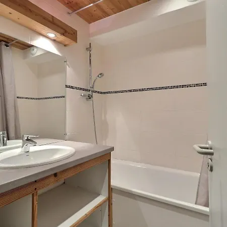 Confortable 2 Pieces, Skis Aux Pieds, Proche Commerces - Fr-1-182a-31